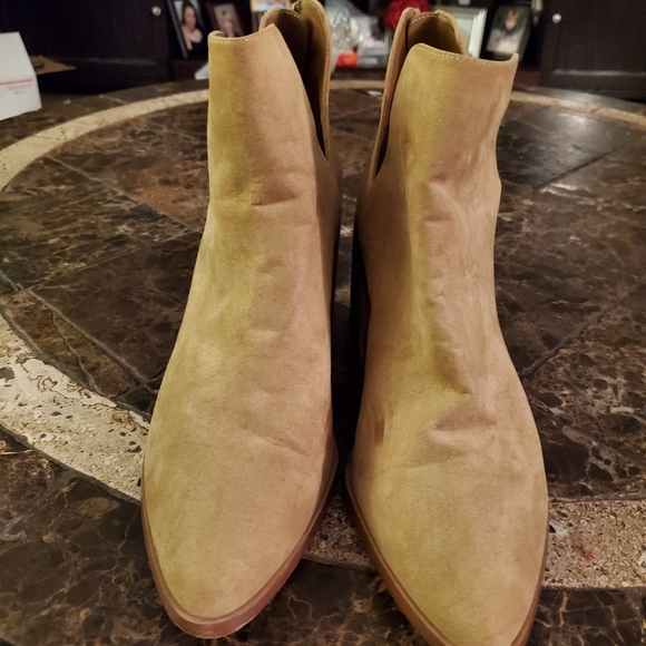 BP. Nordstrom Brice Notched Antiqued-Tan Suede Ankle Bootie 12 - Picture 2 of 11